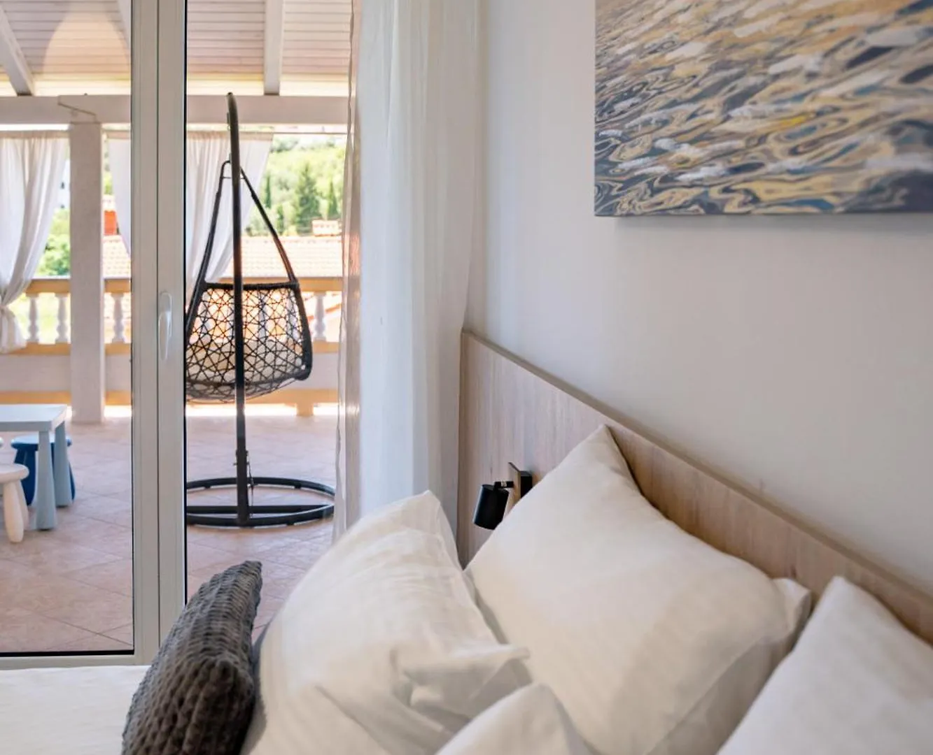 Foric Apartments With Outdoor Heated Pool Rab Town Chorvatsko