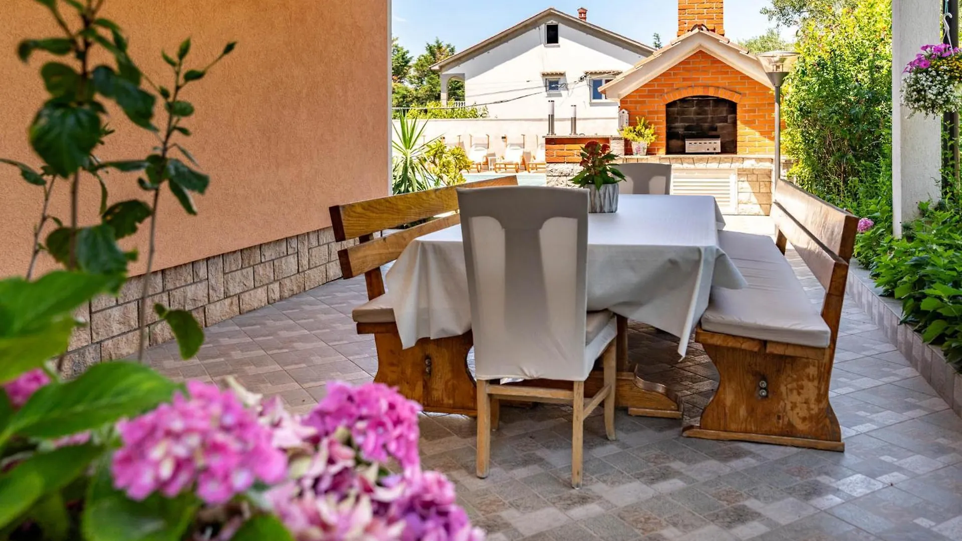 Foric Apartments With Outdoor Heated Pool Rab Town