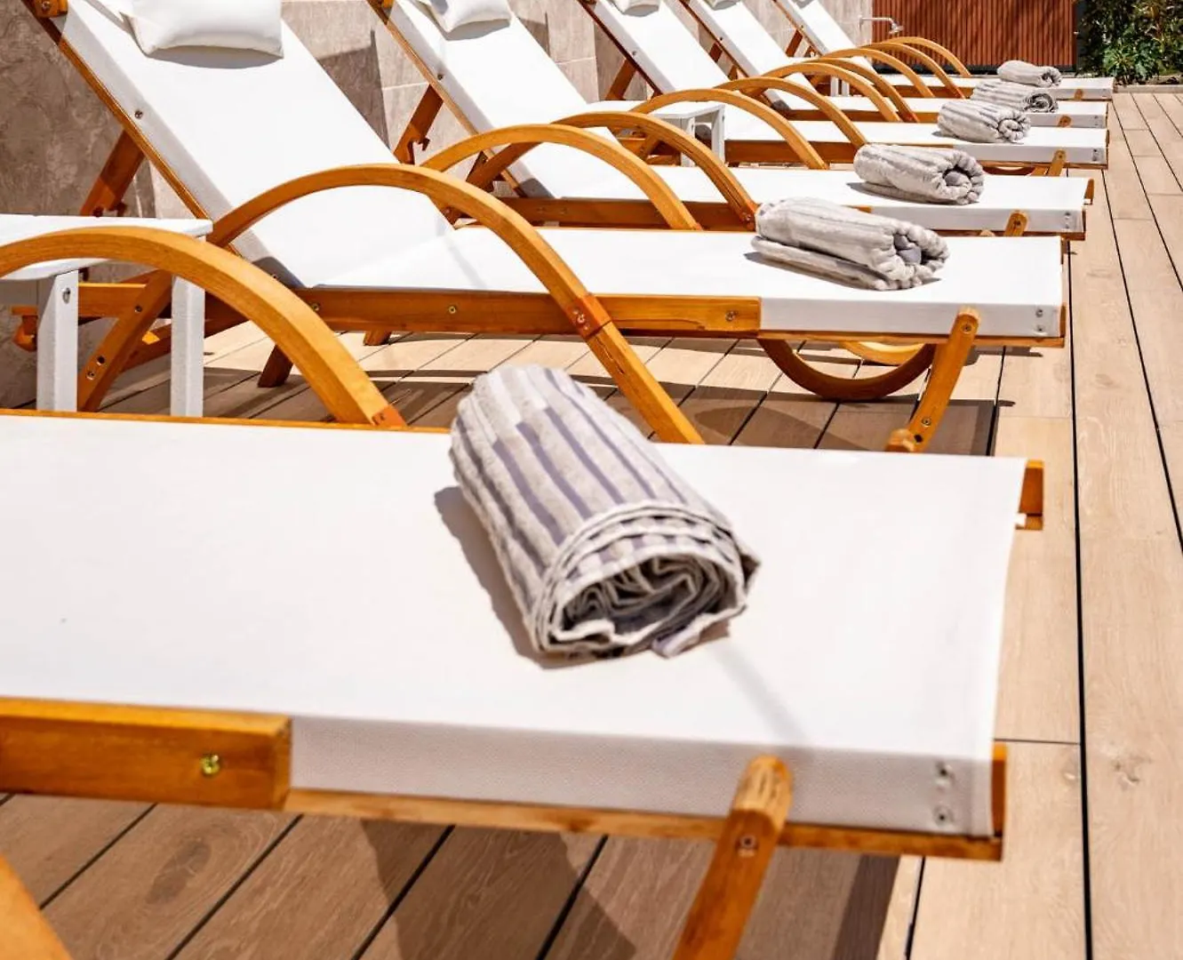 Foric Apartments With Outdoor Heated Pool Rab Town
