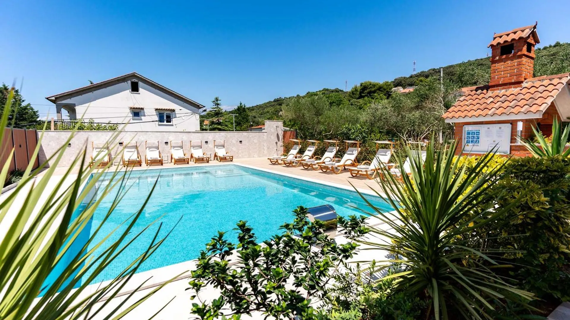 Foric Apartments With Outdoor Heated Pool Rab Town 0*,  Chorvatsko