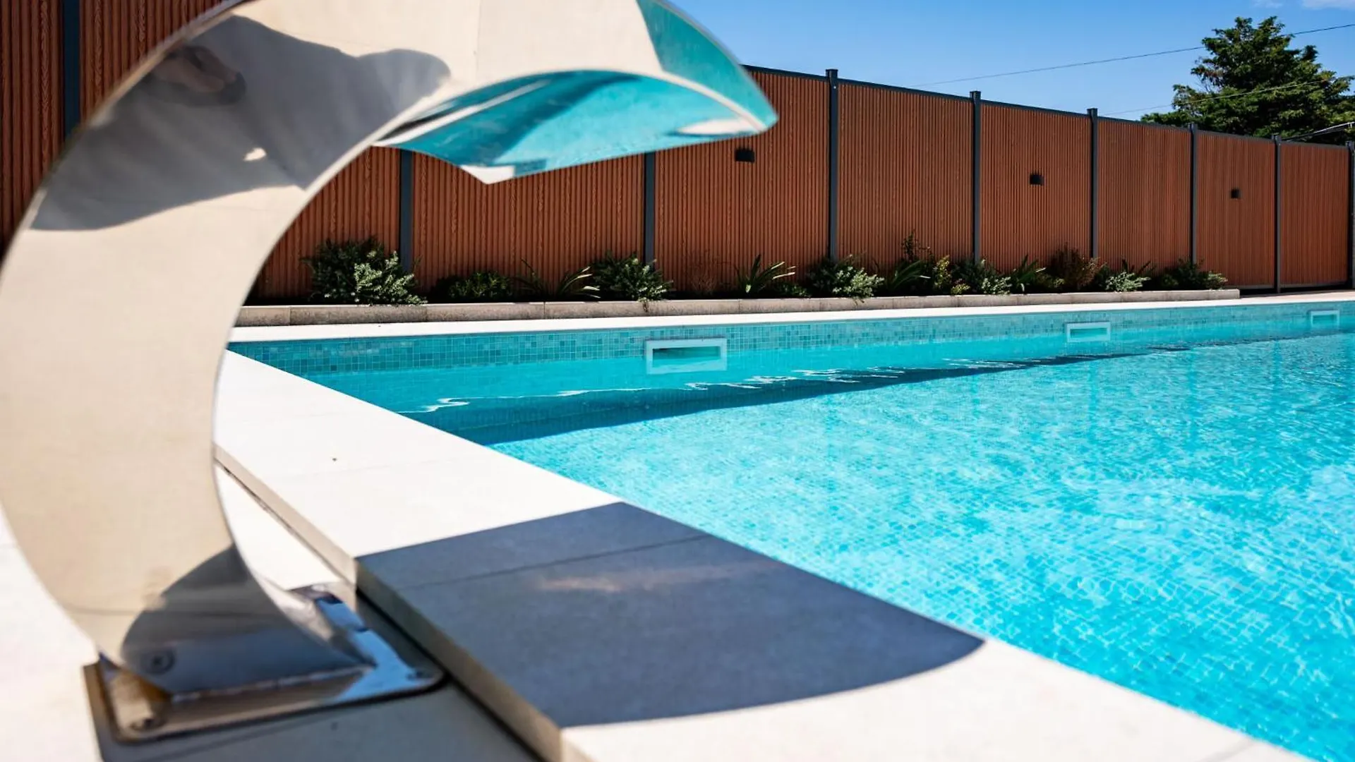 Foric Apartments With Outdoor Heated Pool Rab Town Chorvatsko