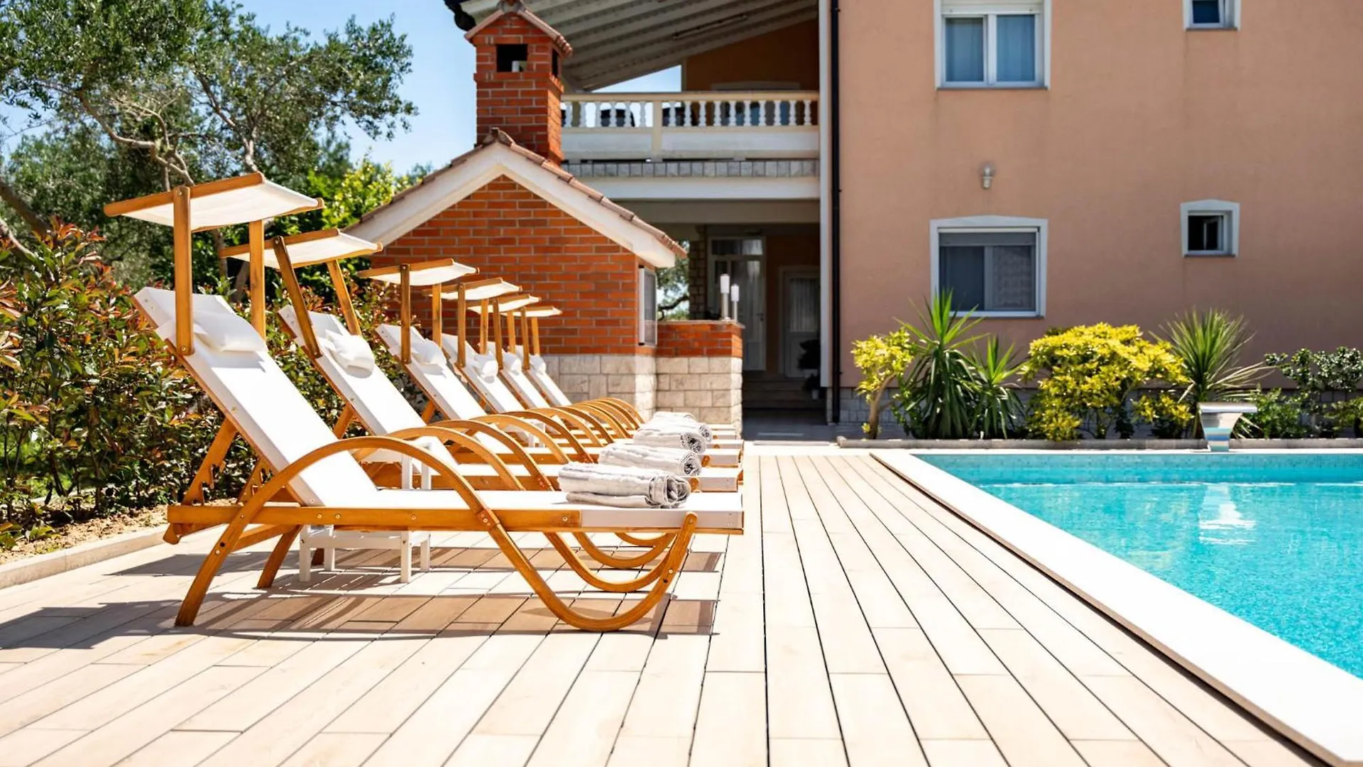 Foric Apartments With Outdoor Heated Pool Rab Town